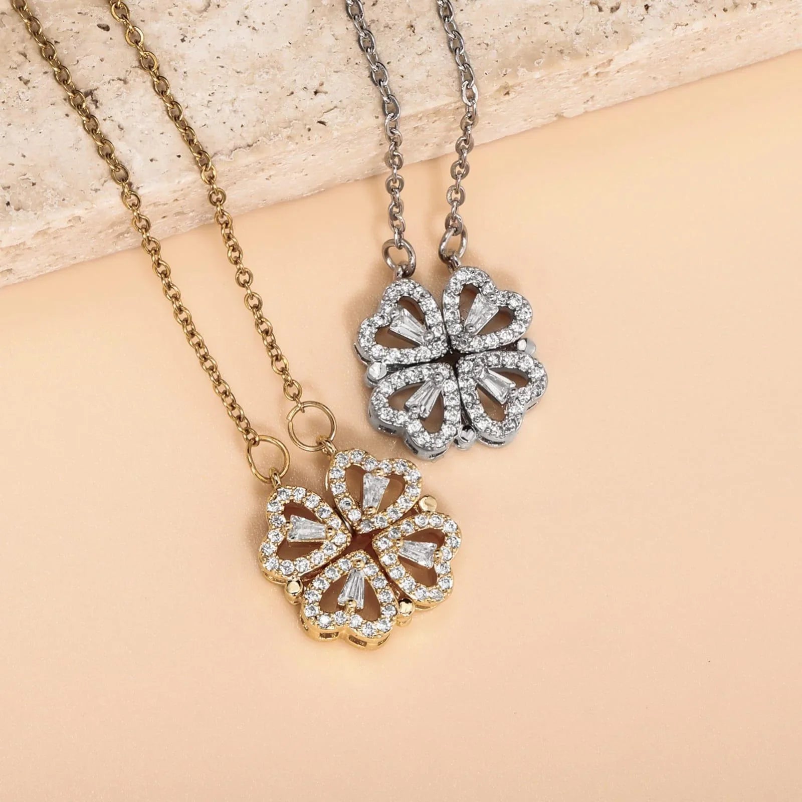 Magnetic Hearts Clover Necklace 2 in 1