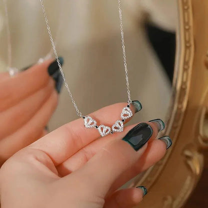 Heart Clover Necklace with Box of 6 Roses