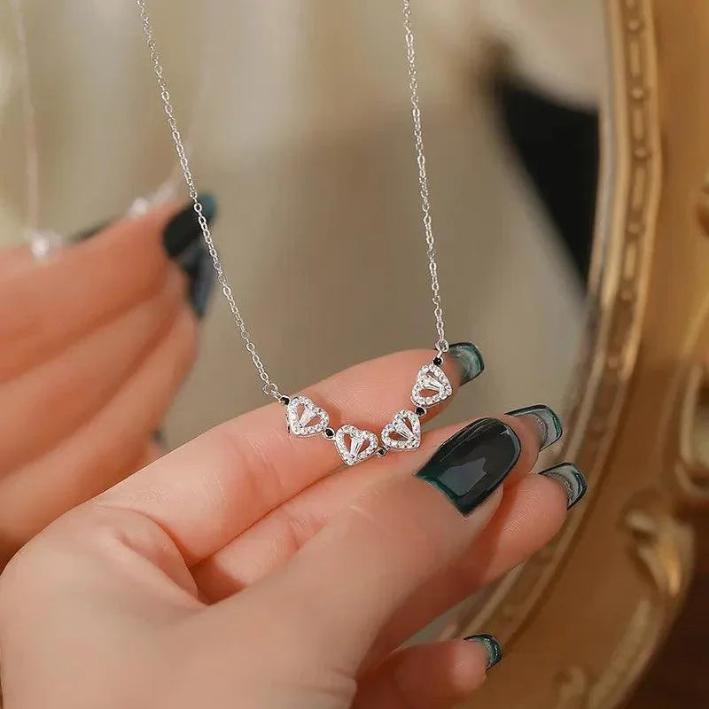 Heart Clover Necklace with Box of 6 Roses